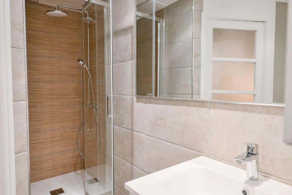 פריז Cosy Appartement En Plein Marais מראה חיצוני תמונה